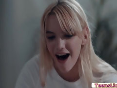 Kont, Blond, Lesbisch, Likken, Orgasme, Kut duiken, Tiener, Tieten likken