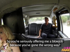 Sucer une bite, Plantureuse, Tromperie, En levrette, Bâillonner, Branlette thaïlandaise, Maman, Réalité