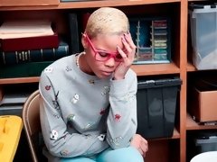 黒人, ブロンド, フェラチオ, 捕まる, バック, 手コキする, ストリッピング, ティーン