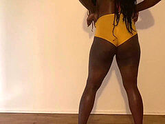 Noire, Humiliation, Petite femme