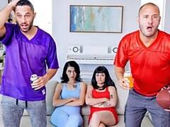 Большая жопа, Большой член, Брюнетки, Собачьи, Вчетвером, Натуральные сиськи, Молоденькие, Сиськи