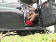 Pijpbeurt, Seksspeelgoed, Sperma in gezicht, 1 man 2 vrouwen, Vingeren, Handbeurt, Likken, Kut duiken