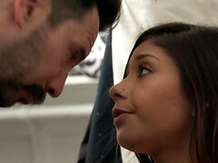 Grosse bite, Sucer une bite, Papa, En levrette, Hd, Léchez, Chatte, Avaler