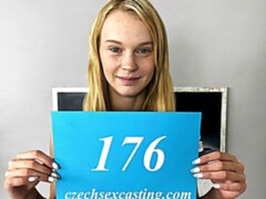 Grote lul, Grote mammen, Blond, Pijpbeurt, Hondjeshouding, Mager, Lang, Tiener