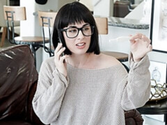 Gros cul, Grosse bite, Gros seins, Sucer une bite, Brunette brune, En levrette, Mère que j'aimerais baiser, Cheveux courts