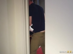 Baby sitter, Blonde, Tromperie, Couple, Éjaculation interne, Seins naturels, Réalité, Adolescente