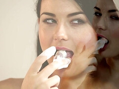 Grote mammen, Bruinharig, Rondborstig, Erotisch, Masturbatie, Natuurlijke tieten, Pornster, Tieten likken