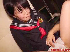 Anal, Asiatique, Sucer une bite, Pieds, Jeunes transsexuelles thaïlandaises, Rasée, Transsexuelle, Uniforme