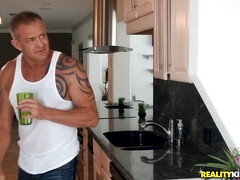 Cul, Blonde, Sucer une bite, Voiture, Queue, Masturbation, Pov, Nénés