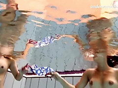 Culo, Culo grande, Morena, Novia, Lesbiana, Piscina, Adolescente, Apretado