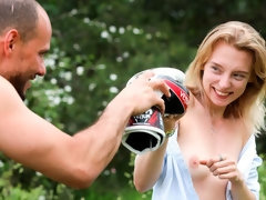 Cul, Blonde, Sucer une bite, En levrette, Mamelons, De plein air, Pov, Nénés