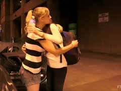 En gros plan de très près, Extrême, Fétiche, Fétiche des pieds, Massage, Masturbation, Orgasme, Public