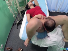 Amateur, Noire, Sucer une bite, Médecin, Léchez, Infirmière, Bureau, Uniforme