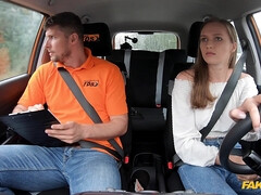 Tussi, Grosser schwanz, Auto, Kehlenfick, Europäisch, Im freien, Realität, Titten