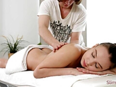 Grosse bite, En levrette, Léchez, Massage, Seins naturels, Maigrichonne, Adolescente, Nénés