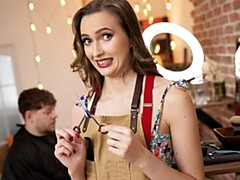 18 años, Culo grande, Verga grande, Tetas grandes, Mamada, Morena, Flaco, Adolescente