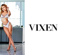 Grosser schwanz, Blondine, Blasen, Hundestellung, Latina, Natürlichen titten, Rasiert, Titten