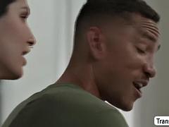 Kont, Pijpbeurt, Homo, Hardcore, Tepels, Shemale, Zuigen, Tieten likken
