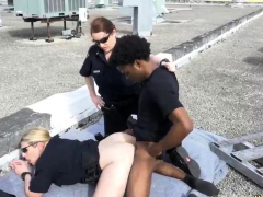 Leie, Blondine, Braunhaarige, Hundestellung, Hardcore, Hd, Milf, Uniform