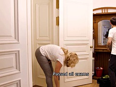 デカパイ, カップル, なめる, ロシア人, 剃毛, シャワー, 生徒, オッパイの