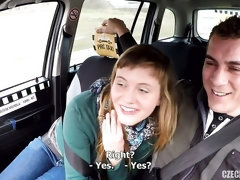 Grote kont, Grote mammen, Blond, Auto, Hondjeshouding, Schreeuwen, Strippen, Tiener