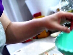 Érotique, Exhib, Femme au foyer, Mature, Maman, Culottes ou slips, Nénés, Sous la jupe