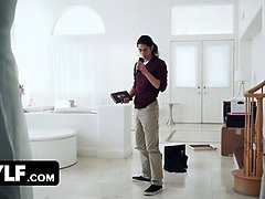 Grosse bite, Homme nu et filles habillées, Face assise, Le plan cul à quatre, Mère que j'aimerais baiser, Seins naturels, Orgie, Chatte