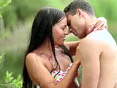 Брюнетки, Семяизвержение, Пальцем, На природе