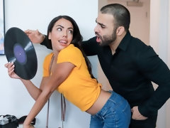 Cul, Sucer une bite, Brunette brune, En levrette, Branlette thaïlandaise, Rasée, Dénudage, Adolescente