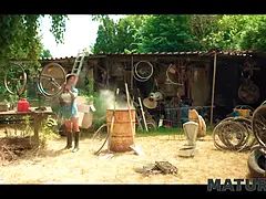 Femme couguar, Couple, Hd, Mature, Mère que j'aimerais baiser, Seins naturels, De plein air, Criant