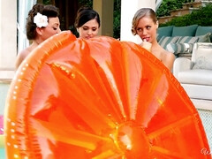 Chica, Enorme, Lesbiana, Lamidas, Al aire libre, Piscina, Coño