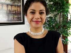 Chambre à dormir, Sucer une bite, Preservatif, Fille latino, Pov, Tabou, Adolescente