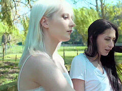 18 jahre, Braunhaarige, Fingern, Freundin, Lesbisch, Lecken, Muschi, Jungendliche (18+)