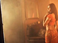 Brunette brune, Indienne