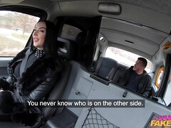 Enthousiasteling, Anaal, Grote lul, Grote mammen, Rondborstig, Auto, Hardcore, Tieten likken