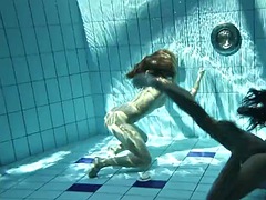 美女, ハードコア, レズビアン, 公共, ロシア人, ティーン, オッパイの, 水中