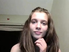Enthousiasteling, Bruinharig, Vingeren, Harig, Masturbatie, Alleen, Tieten likken, Webcamera