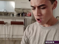 Verga grande, Tetas grandes, Morena, Tetona, Corridas, Madres para coger, Trio, Tetas