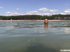 Club, Europeo, Masturbación, Público, Afeitado, Flaco, Solo, Mojado