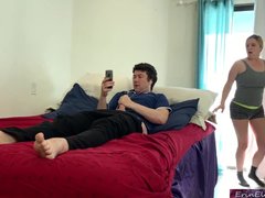 Leie, Geschnappt, Familie, Selbstgemacht, Milf, Natürlichen titten, Realität, Stiefmutter