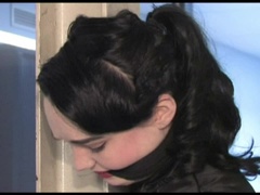 Amateur, Brunette brune, Habillées, Bâillonner, Talons, Attachée