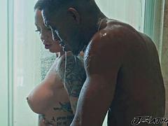 Paar, Aufs gesicht abspritzen, Sporthalle, Hd, Interrassisch, Massage, Milf, Sport