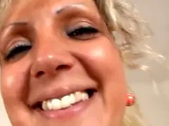 Enthousiasteling, Grote mammen, Blond, Pijpbeurt, Schattig, Sperma in gezicht, Hd, Naakt