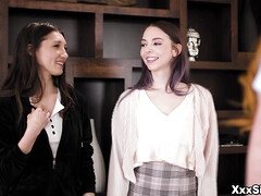 Gros seins, Brunette brune, Embrassement, Léchez, Seins naturels, Chatte, Rousse roux, Adolescente