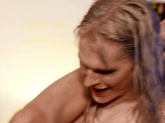 Arschlecken, Grosse titten, Bikini, Füsse, Fetisch, Küssen, Pool, Titten