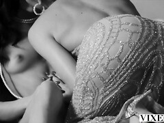 Grosse titten, Blondine, Vollbusig, Interrassisch, Lingerie, Masturbation, Pornostars, Titten