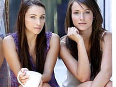 18 años, Culo grande, Penetracion con dedos, Lamidas, Masturbación, Afeitado, Flaco, Adolescente