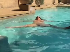 Amateur, Gros seins, Brunette brune, Maman, Seins naturels, Solo, Nénés, Mouillée