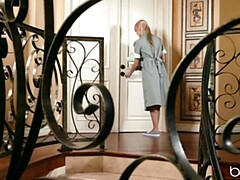 69 negenenzestig, Lieveling, Grote mammen, Latijnse vrouw, Likken, Moeder die ik wil neuken, Natuurlijke tieten, Tieten likken