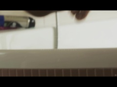 Brunette brune, Doigter, Embrassement, Lesbienne, Naturelle, Rousse roux, Douche, Tatouage